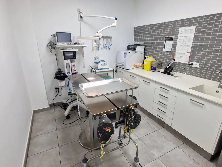 Quirófano de la clínica equipado para cirugías